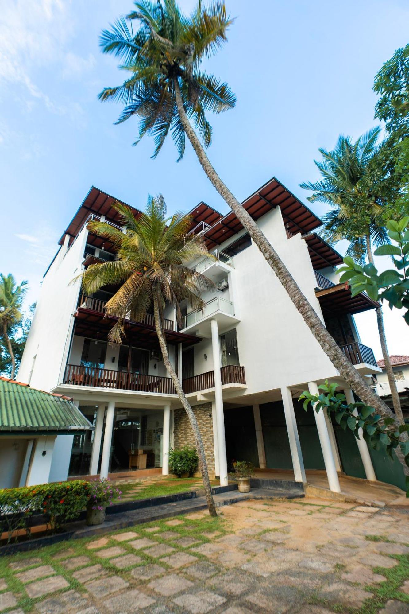 Sea View Tourist Inn 탕갈레 외부 사진
