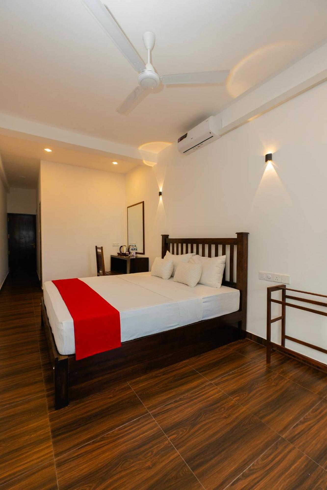 Sea View Tourist Inn 탕갈레 외부 사진