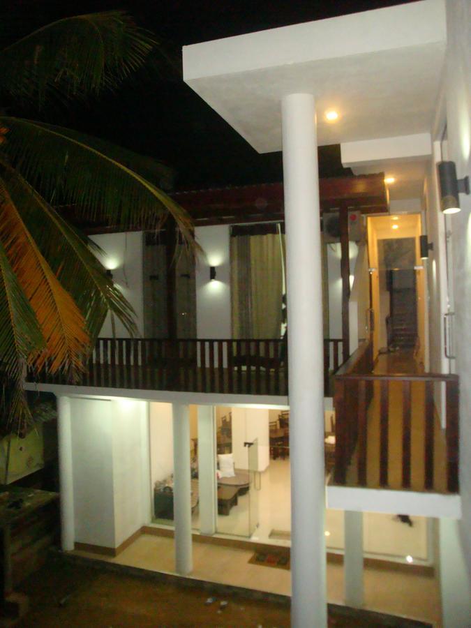 Sea View Tourist Inn 탕갈레 외부 사진