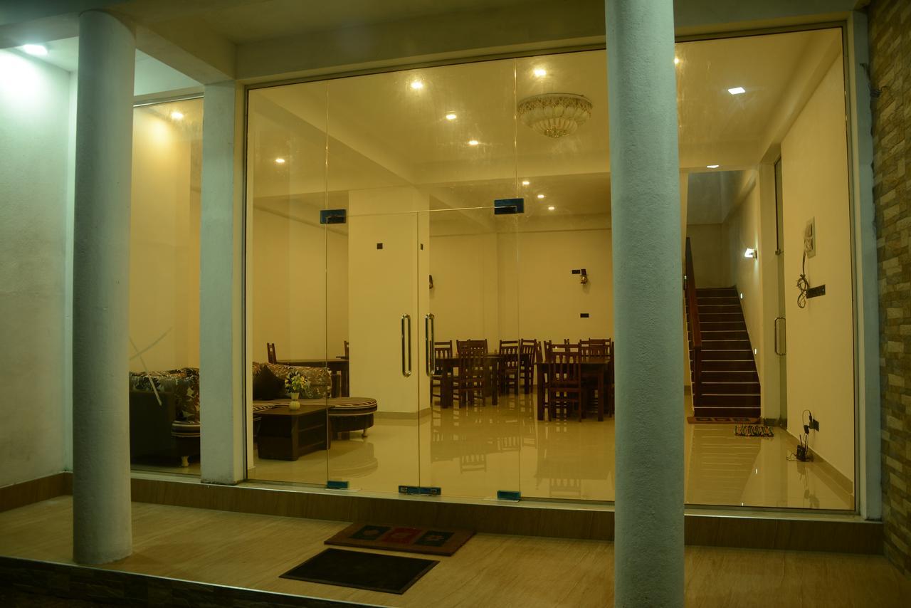 Sea View Tourist Inn 탕갈레 외부 사진