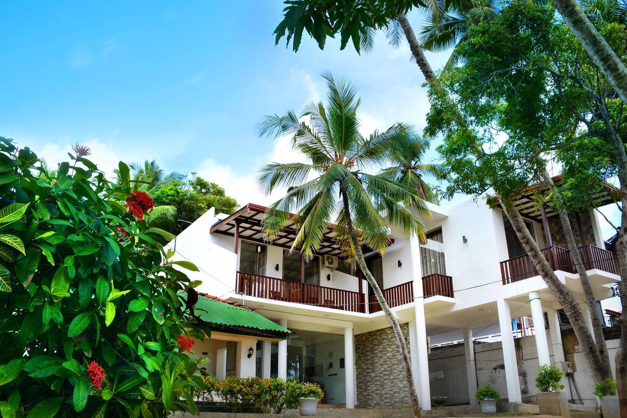 Sea View Tourist Inn 탕갈레 외부 사진