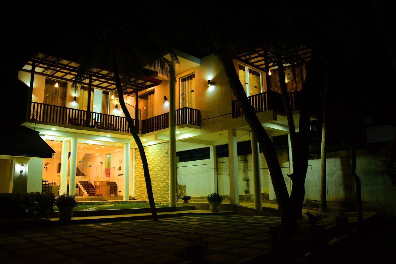 Sea View Tourist Inn 탕갈레 외부 사진