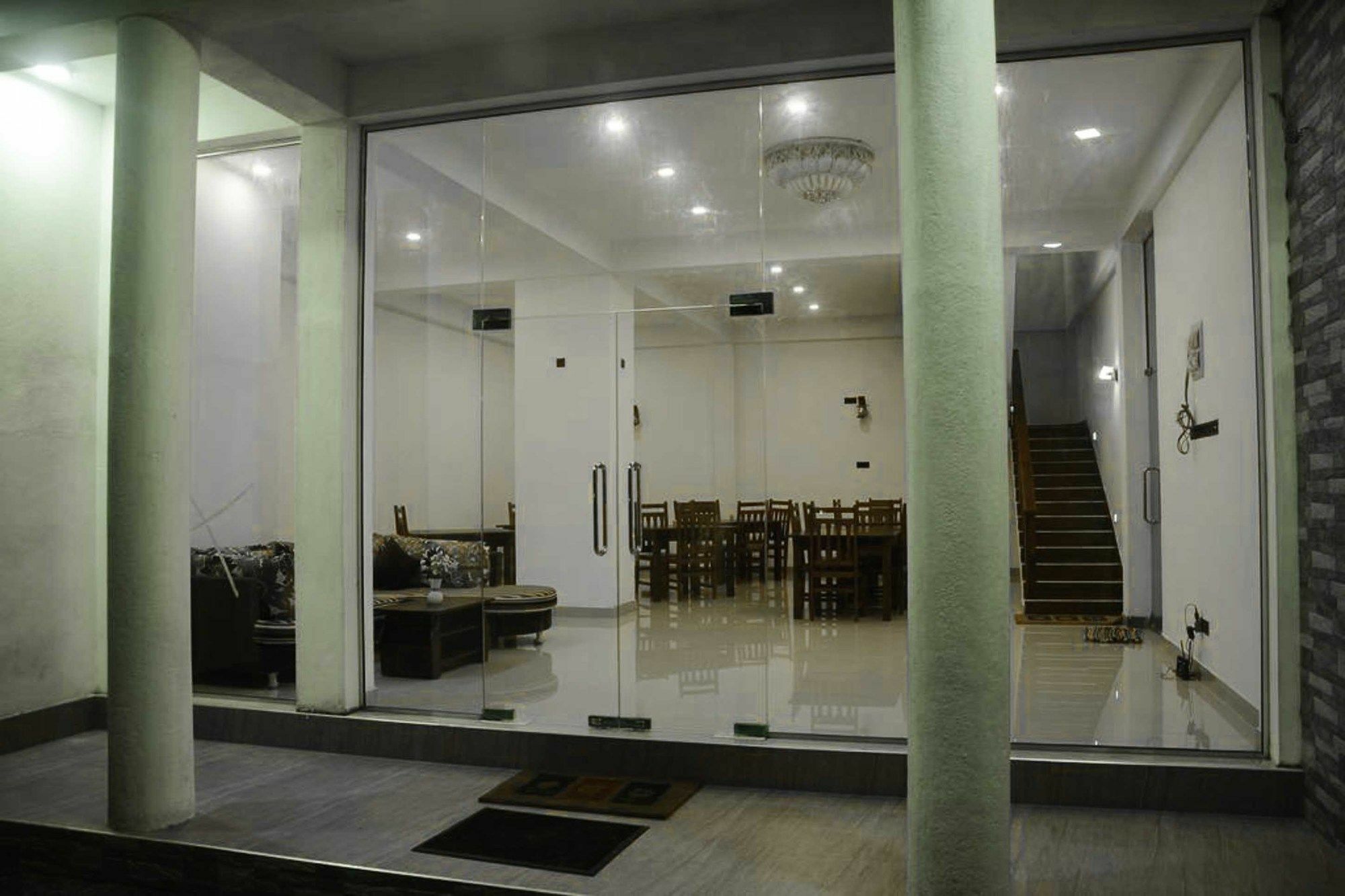 Sea View Tourist Inn 탕갈레 외부 사진